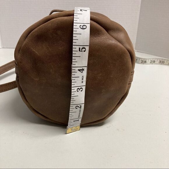 FASHIONABLE LOCAL & GLOBAL, Handmade in Ethiopia, Leather hobo crossbody, brown - Picture 10 of 15